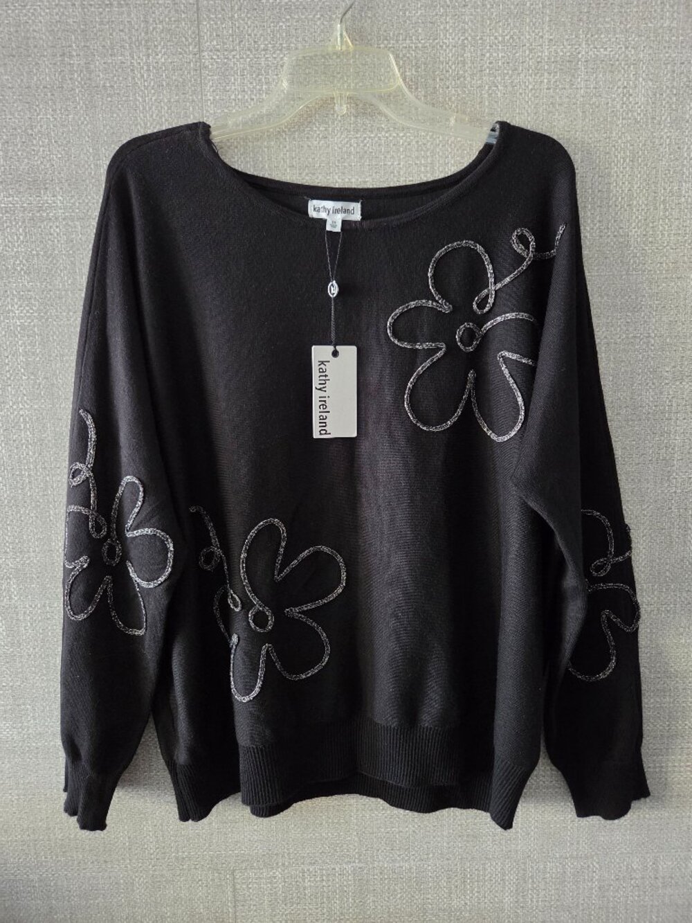 Kathy Ireland women's black sweater size 2x round neck, long sleeve. NWT